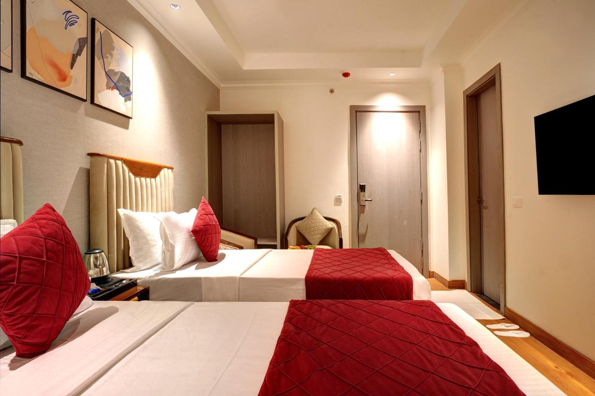 Iva Premium Delhi Airport With Airport Drop Hotel New Delhi Exterior foto
