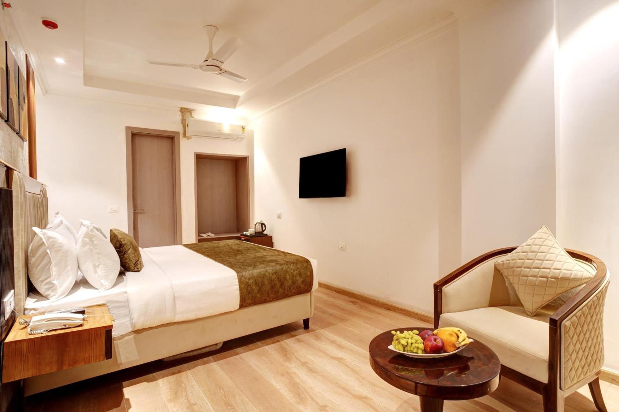 Iva Premium Delhi Airport With Airport Drop Hotel New Delhi Exterior foto