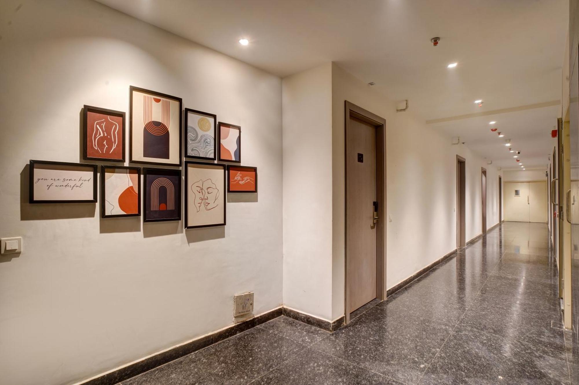 Iva Premium Delhi Airport With Airport Drop Hotel New Delhi Exterior foto