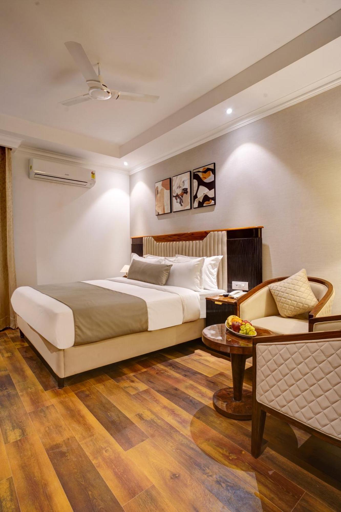 Iva Premium Delhi Airport With Airport Drop Hotel New Delhi Exterior foto