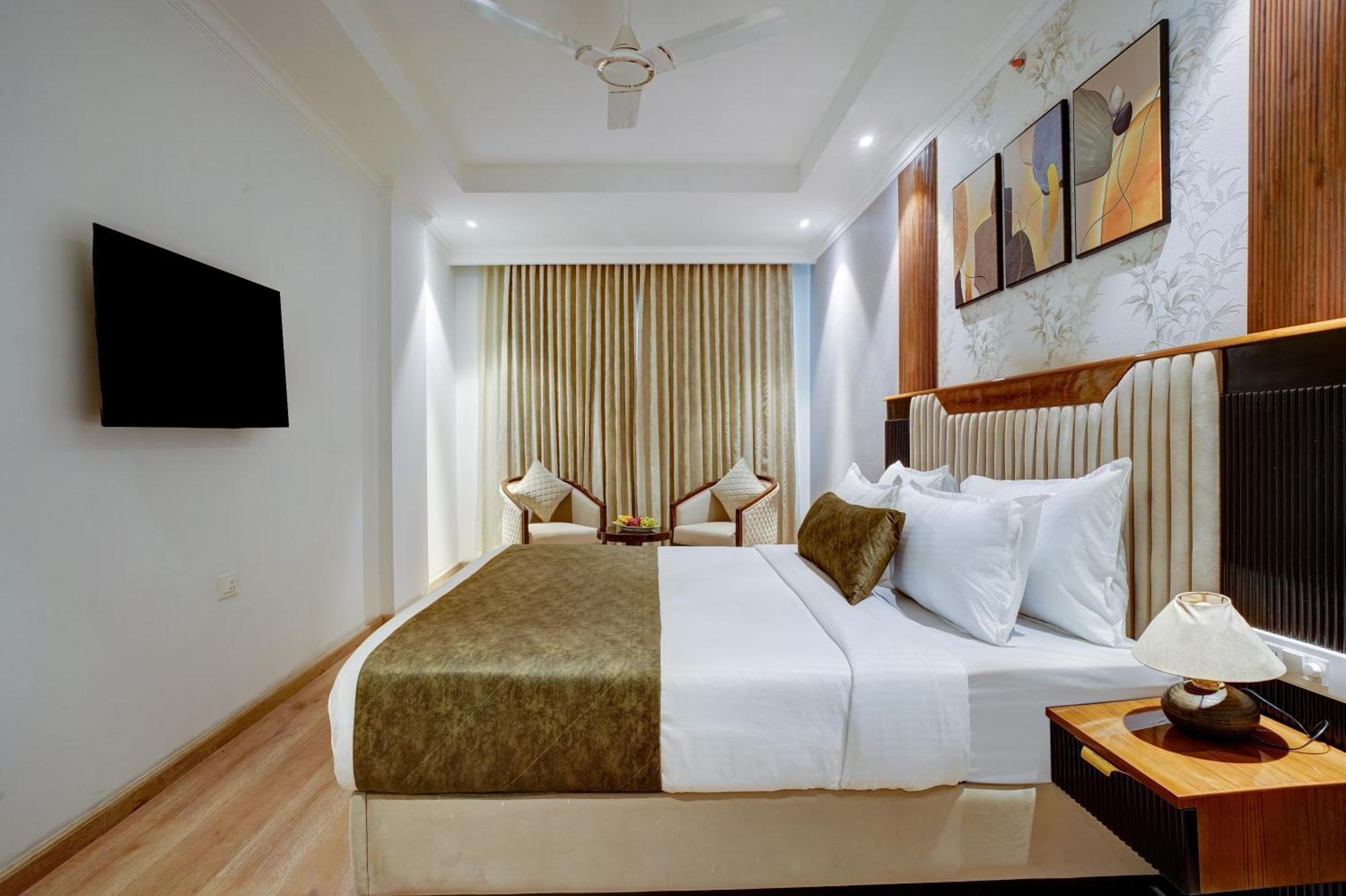 Iva Premium Delhi Airport With Airport Drop Hotel New Delhi Exterior foto