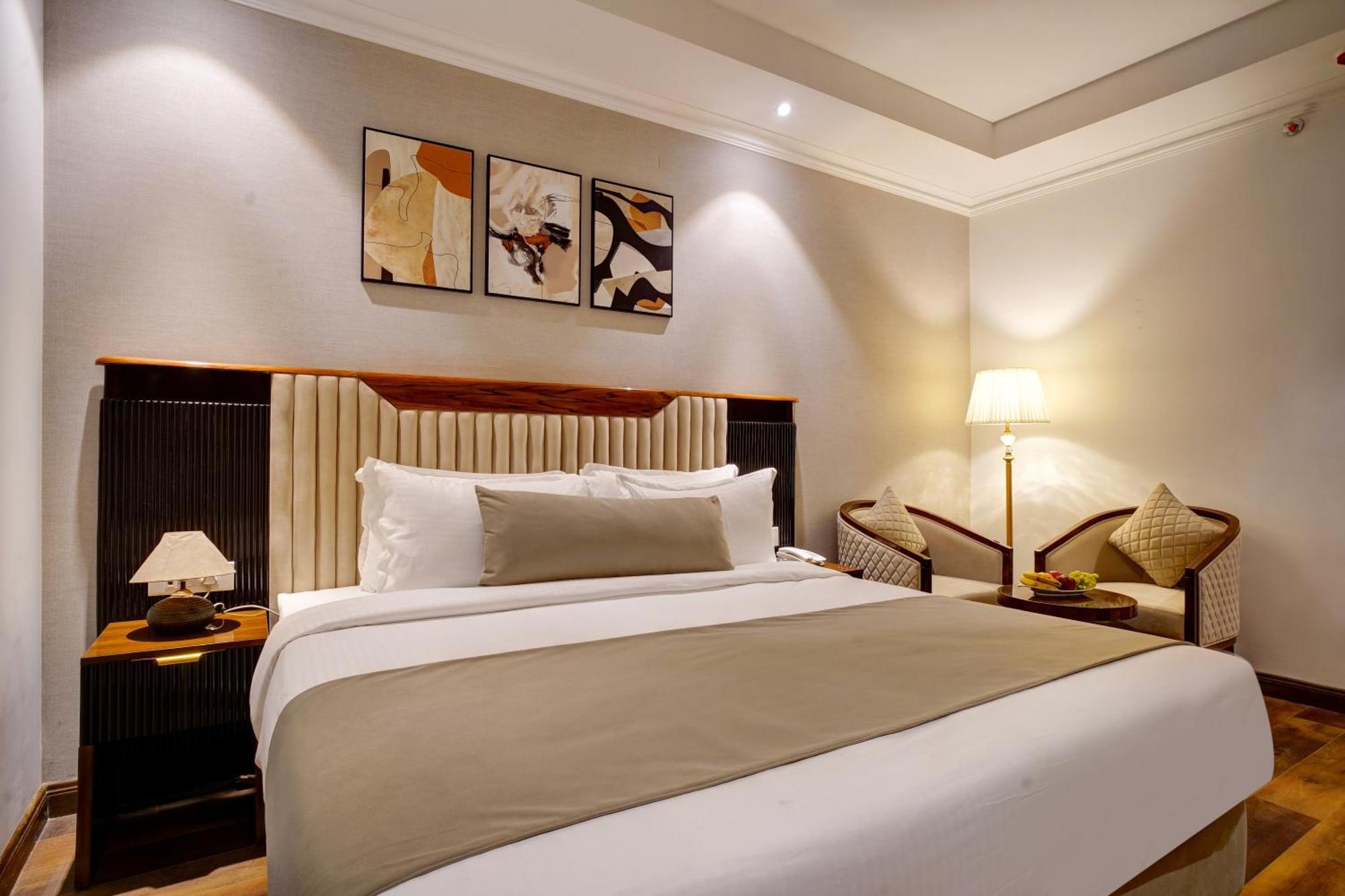 Iva Premium Delhi Airport With Airport Drop Hotel New Delhi Exterior foto