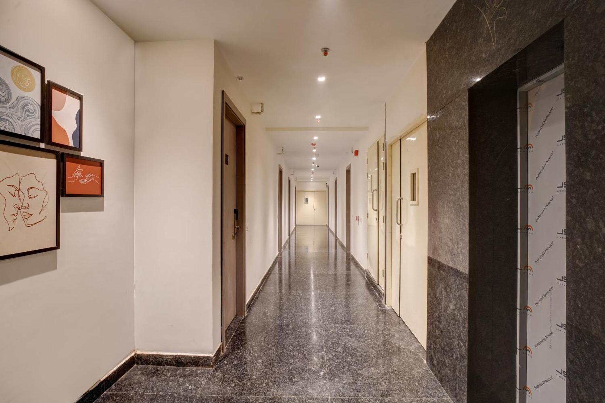 Iva Premium Delhi Airport With Airport Drop Hotel New Delhi Exterior foto